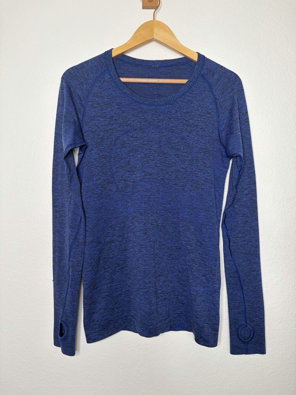 Lululemon Swiftly Tech Long Sleeve Crew in Blue Heathered Size 8